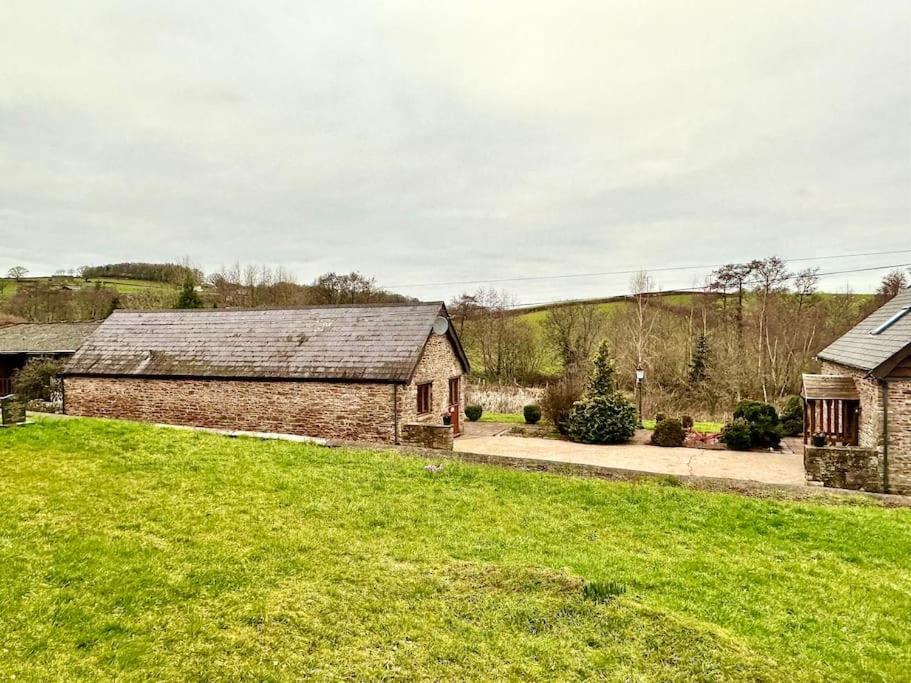 Villa Detached One Level Stone Barn à Llangwm-Isaf Extérieur photo