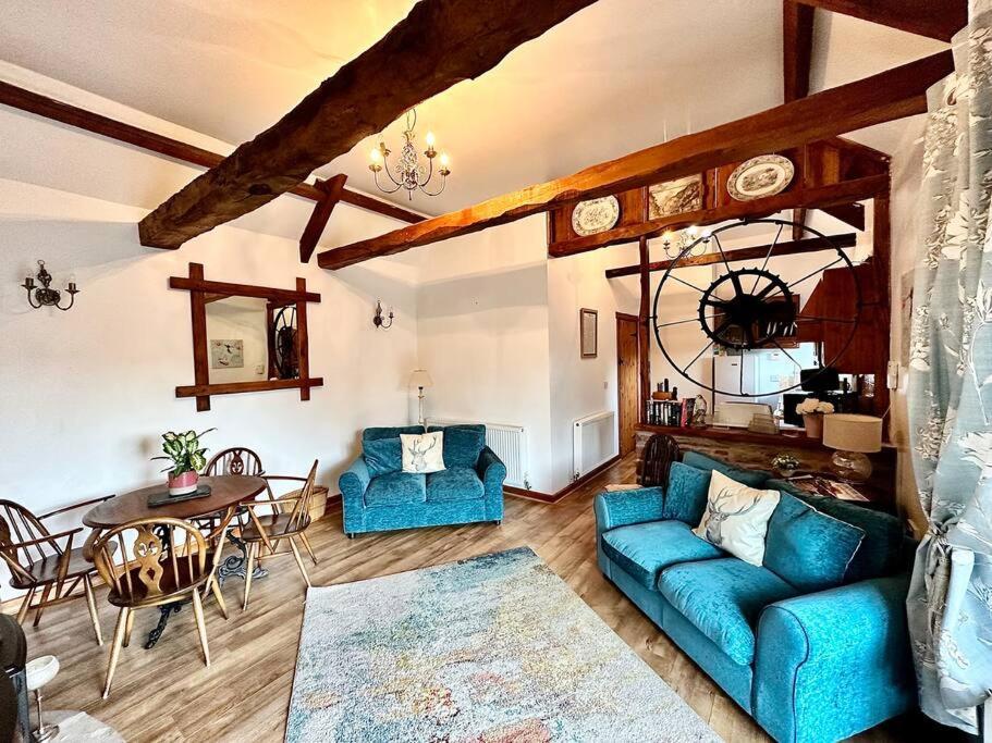 Villa Detached One Level Stone Barn à Llangwm-Isaf Extérieur photo