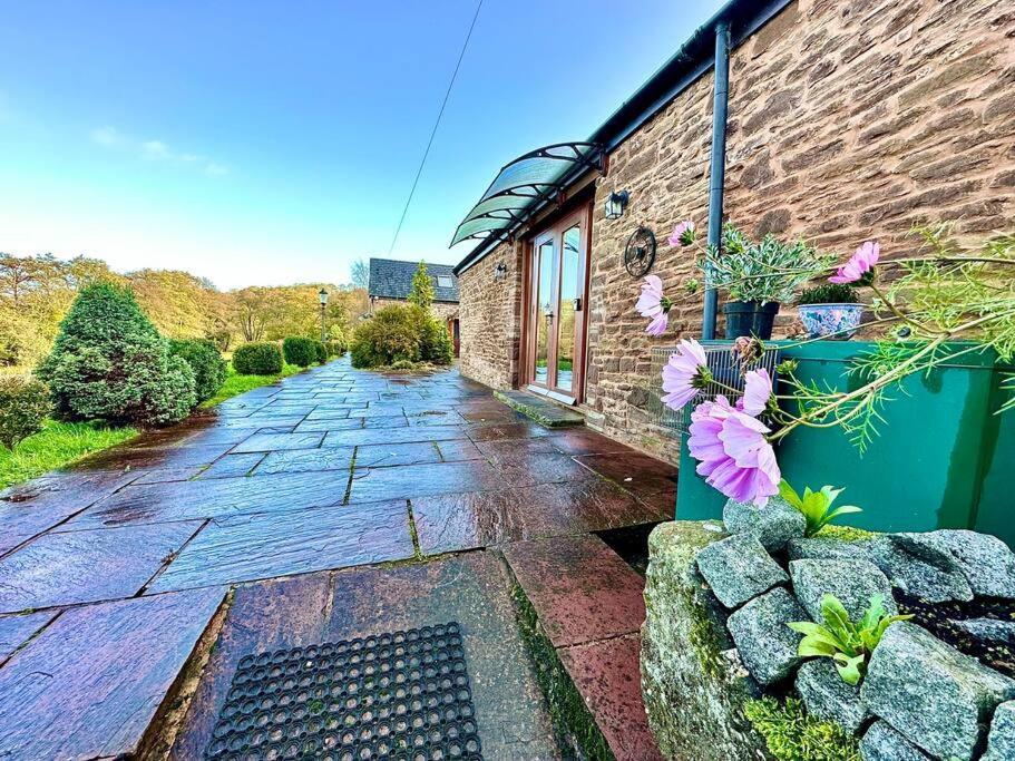 Villa Detached One Level Stone Barn à Llangwm-Isaf Extérieur photo