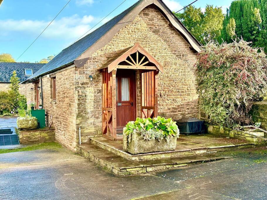 Villa Detached One Level Stone Barn à Llangwm-Isaf Extérieur photo